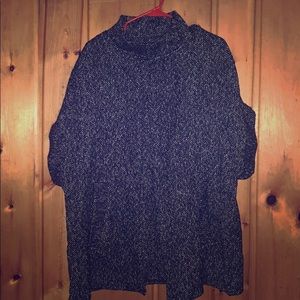 Short sleeve sweater